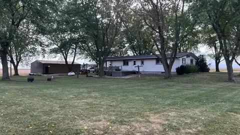 Exterior - 25033 E 3000 North Rd, Dwight, IL 60420 photo 2 of 3