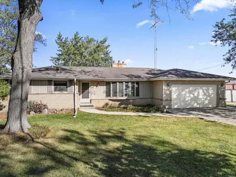 15500 7th St, Union Grove, WI 53182