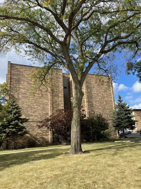 6400 N Ridge Blvd #203, Chicago, IL 60626