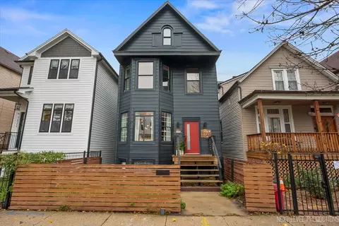 3826 N Whipple St, Chicago, IL 60618