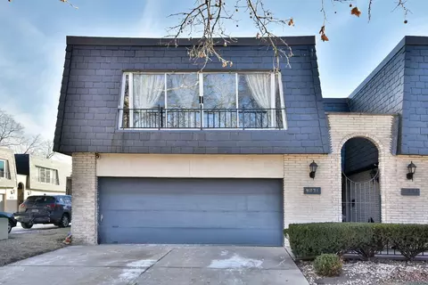 9831 S Karlov Ave, Oak Lawn, IL 60453