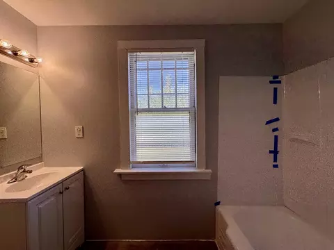 Bath - 17026 Bulger Ave, Hazel Crest, IL 60429 photo 1 of 1