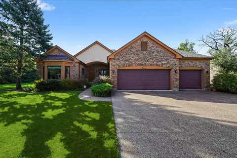 4211 Timberlane Dr, Northbrook, IL 60062