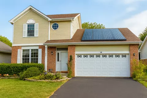885 Chelsea Ct, Aurora, IL 60504