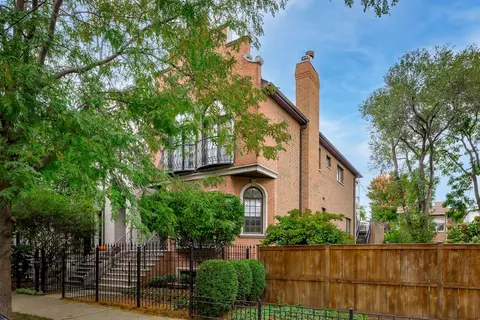 2320 W Charleston St, Chicago, IL 60647