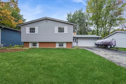 7138 Edgebrook Ln, Hanover Park, IL 60133