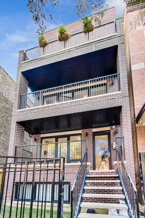 1445 N Rockwell St #1, Chicago, IL 60622