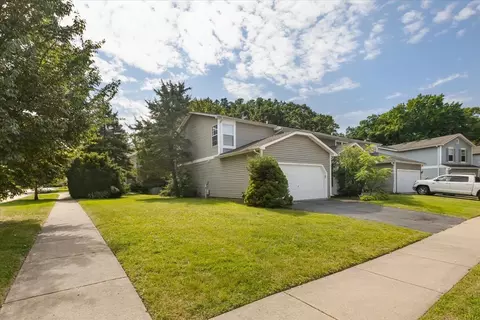 3 Dorchester Ct, Streamwood, IL 60107