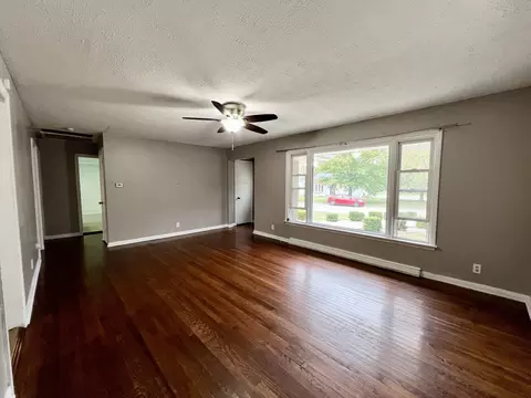 Living - 1717 Greenview Ave, Kankakee, IL 60901 photo 1 of 2