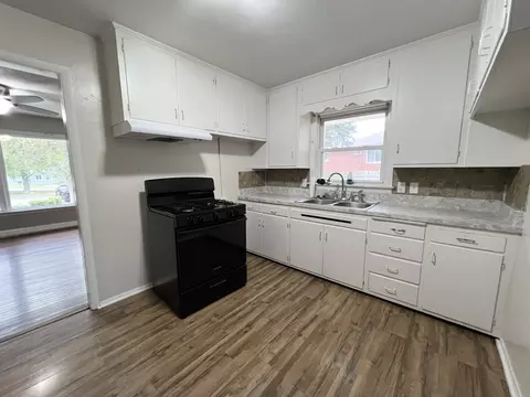 Kitchen - 1717 Greenview Ave, Kankakee, IL 60901 photo 1 of 2