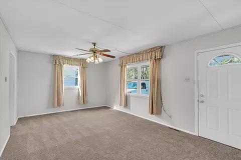 Living - 1016 Klein Ave, Rantoul, IL 61866 photo 2 of 3