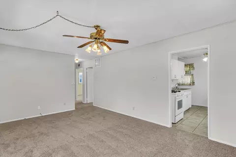 Living - 1016 Klein Ave, Rantoul, IL 61866 photo 3 of 3