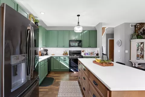 Kitchen - 14443 Etchingham Dr, Lockport, IL 60441 photo 1 of 3