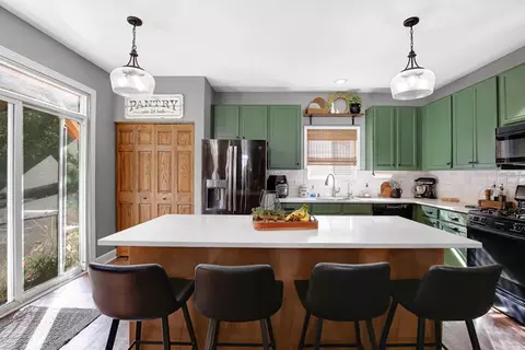 Kitchen - 14443 Etchingham Dr, Lockport, IL 60441 photo 3 of 3