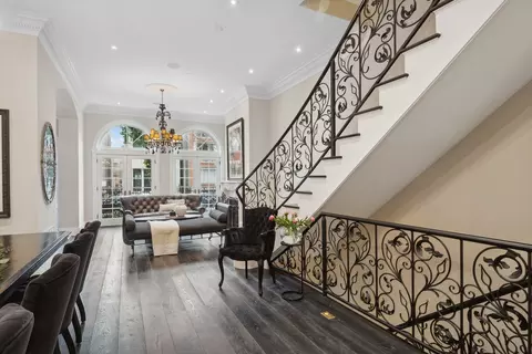 Entry Way - 1414 N Mohawk St, Chicago, IL 60610 photo 2 of 4