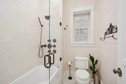 Bath - 1414 N Mohawk St, Chicago, IL 60610 photo 5 of 8
