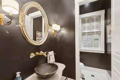 Bath - 1414 N Mohawk St, Chicago, IL 60610 photo 1 of 8