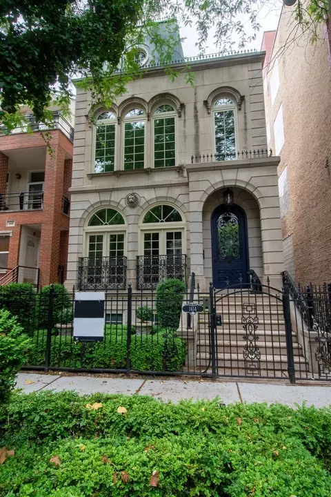 1414 N Mohawk St, Chicago, IL 60610