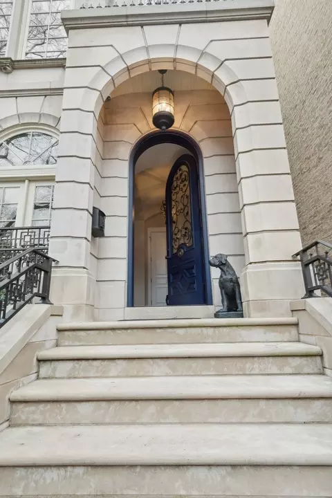 Exterior - 1414 N Mohawk St, Chicago, IL 60610 photo 2 of 7