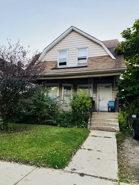 28 N Saint James St, Waukegan, IL 60085