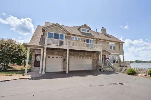 325 Sundown Ct #B, Wauconda, IL 60084