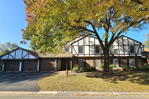 43 Glencoe Ct #202B, Naperville, IL 60565
