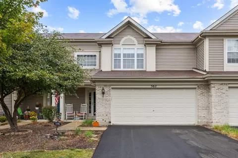 562 Lancaster Dr, Pingree Grove, IL 60140