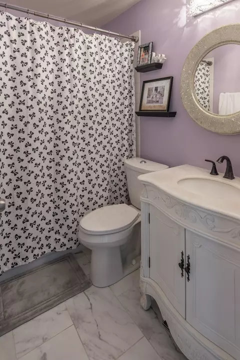 Bath - 1102 Coldspring Rd, Elgin, IL 60120 photo 4 of 4