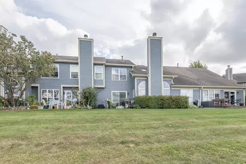 Exterior - 1102 Coldspring Rd, Elgin, IL 60120 photo 3 of 3