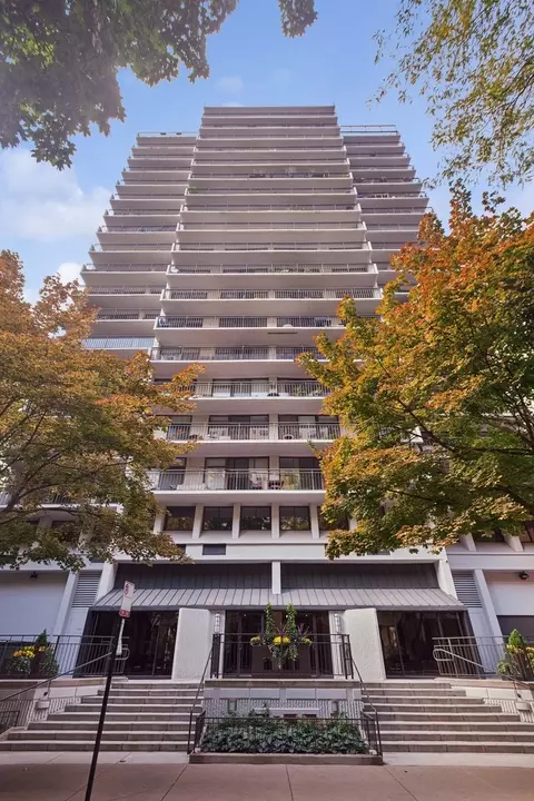 1430 N Astor St #15B, Chicago, IL 60610