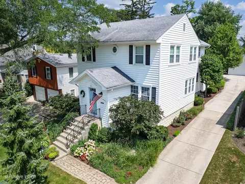 213 Walker Ave, Clarendon Hills, IL 60514