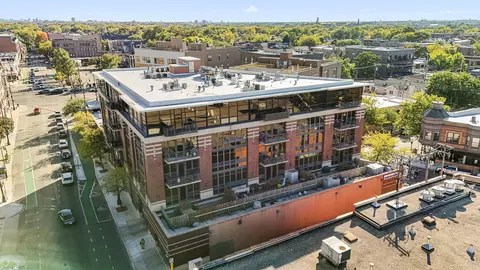 4020 N Damen Ave #404, Chicago, IL 60618