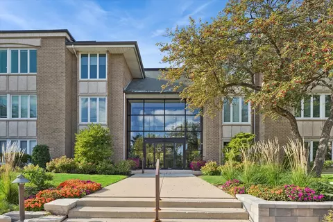 1 Oak Brook Club Dr #A312, Oak Brook, IL 60523