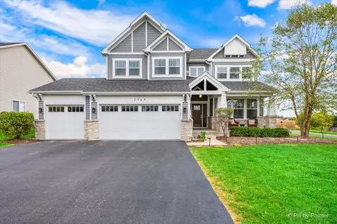 2964 Carlisle Ln, North Aurora, IL 60542