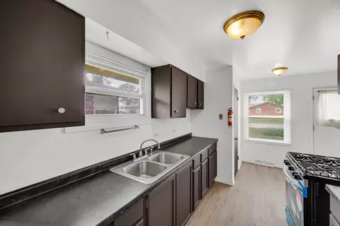 Kitchen - 16300 Winchester Ave, Markham, IL 60426 photo 3 of 3