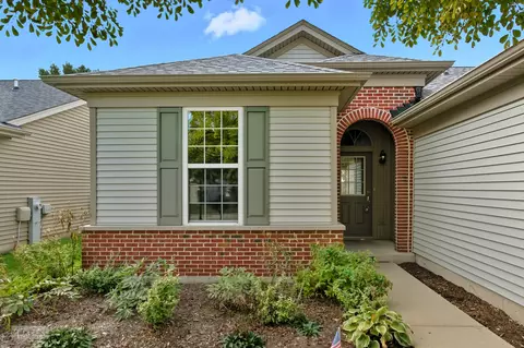 2821 Cascade Falls Cir, Elgin, IL 60124 photo 3