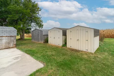 107 E Long St, Ohio, IL 61349 photo 32
