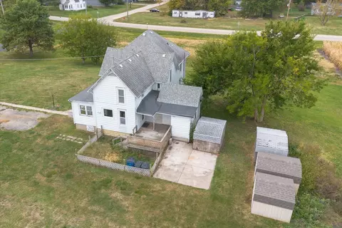 107 E Long St, Ohio, IL 61349 photo 29