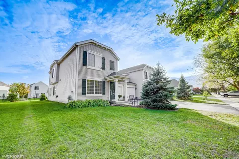 73 W Providence Ln, Round Lake, IL 60073