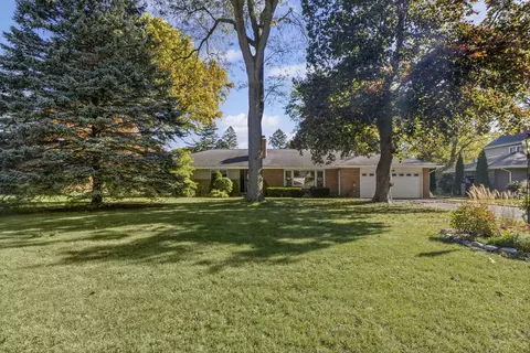 505 N Maple St, Prospect Heights, IL 60070