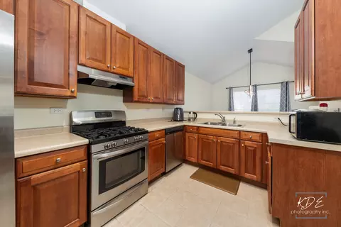 Kitchen - 2440 Daybreak Ct, Elgin, IL 60123 photo 1 of 1