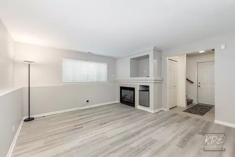 Living - 2440 Daybreak Ct, Elgin, IL 60123 photo 6 of 7