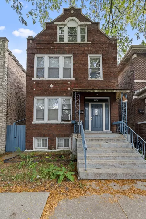 4609 S Rockwell St, Chicago, IL 60632
