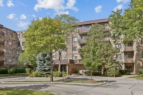 700 Wellington Ave #419, Elk Grove Village, IL 60007