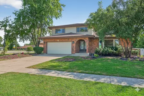 7501 Cambridge Rd, Darien, IL 60561