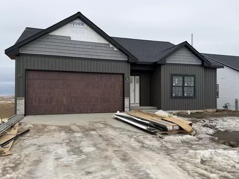 667 S Regulators St, Rochelle, IL 61068