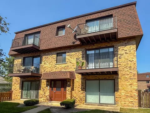 9724 Bianco Ter #A, Des Plaines, IL 60016