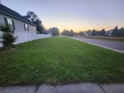 725 Ward Ave, Joliet, IL 60432