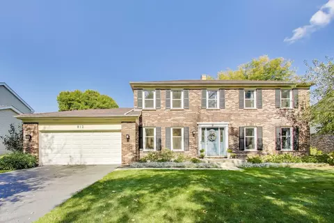 812 W Whiting Ln, Arlington Heights, IL 60004