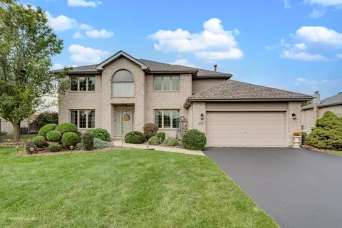 2755 Martin Ct, New Lenox, IL 60451